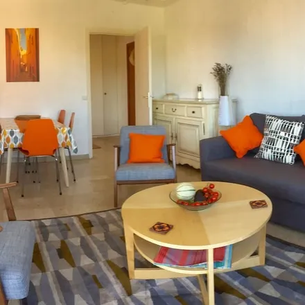 Rent this 2 bed apartment on 83150 Bandol