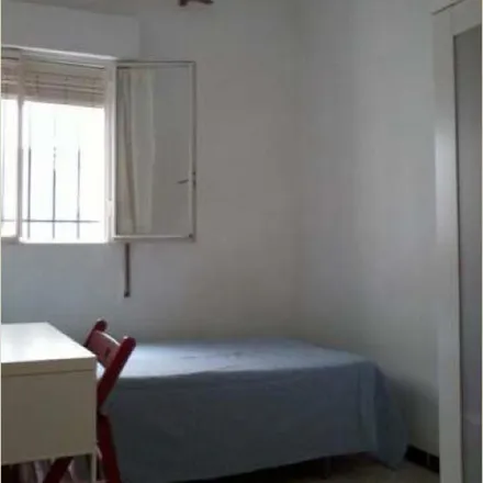 Image 3 - Calle Castellar, 54, 41003 Seville, Spain - Apartment for rent
