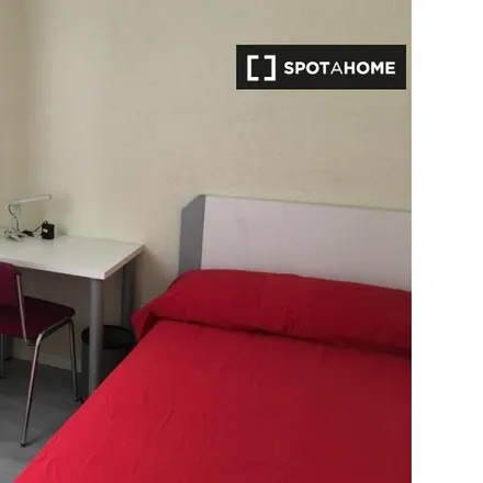 Rent this 4 bed room on Avenida de España in 37, 28093 Getafe