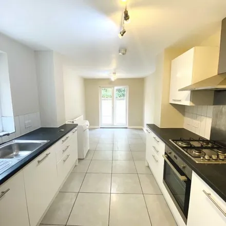 Rent this 3 bed apartment on 65 Chadwick Road in London, SE15 4PT