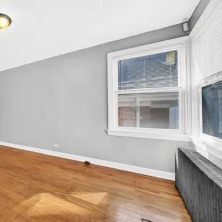 Image 5 - 2321 East 92nd Street, Chicago, IL 60617, USA - House for sale