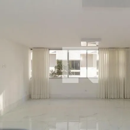 Buy this 4 bed apartment on Rua Doutor Albuquerque Lins 701 in Santa Cecília, São Paulo - SP