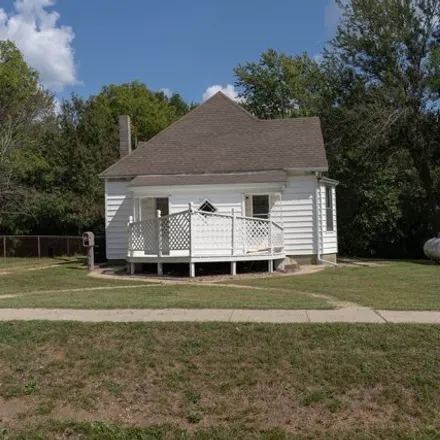 Image 2 - 135 Bloomington Street, Bevier, Macon County, MO 63532, USA - House for sale