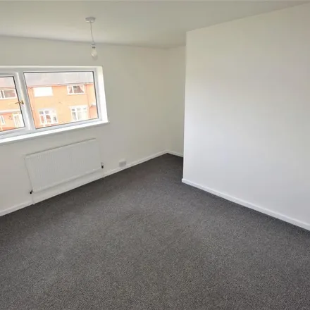 Image 5 - Chell Grove, Newcastle-under-Lyme, ST5 8HY, United Kingdom - Duplex for rent