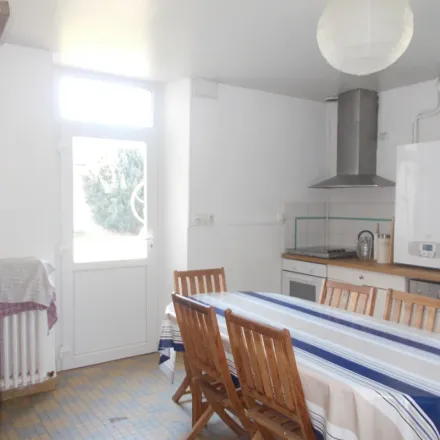 Rent this 4 bed apartment on 15 Rue du Pressoir in 53200 Château-Gontier-sur-Mayenne, France