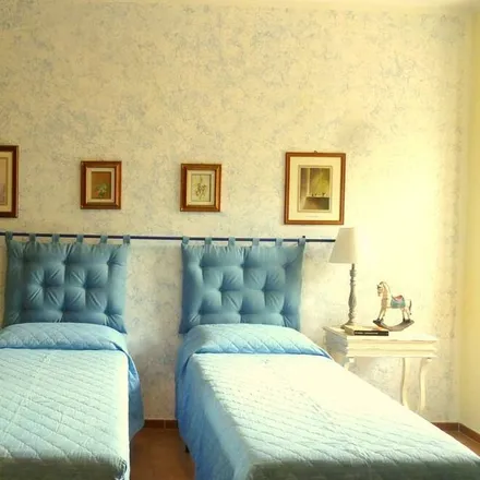 Rent this 2 bed duplex on 55047 Pietrasanta LU