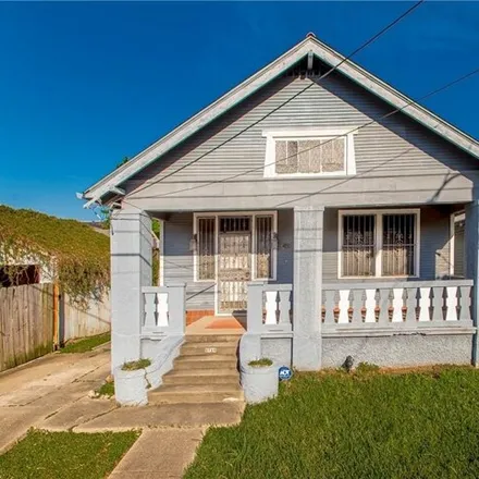 Buy this 3 bed house on 1715 South Salcedo Street in New Orleans, LA 70125