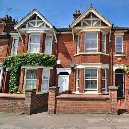 Rent this 3 bed townhouse on 139 Vandyke Road in Leighton Buzzard, LU7 3HQ