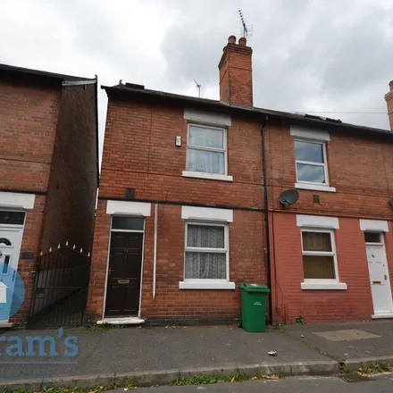 Rent this 4 bed apartment on 130 Woolmer Road in Nottingham, NG2 2FD