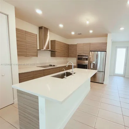 Image 2 - 10449 Northwest 66th Street, Doral, FL 33178, USA - Townhouse for rent