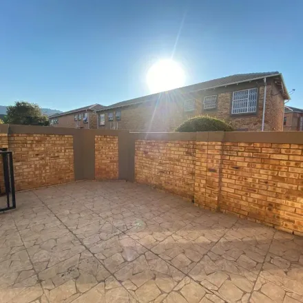 Image 8 - unnamed road, Wilgeheuwel, Roodepoort, 2040, South Africa - Townhouse for rent