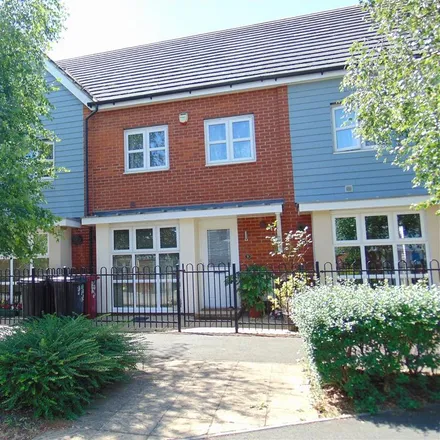 Rent this 3 bed townhouse on Darie Close in Slough, SL1 5FH