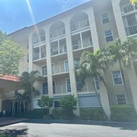 Buy this 2 bed condo on 1134 Banyan Road in Boca Raton, FL 33432