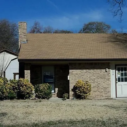 Rent this 2 bed house on 268 West Heath Street in Terrell, TX 75160