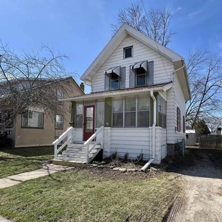 Buy this 2 bed house on 156 Everett Street in Fond du Lac, WI 54935