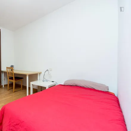 Rent this 9 bed room on Madrid in Calle de Embajadores, 7