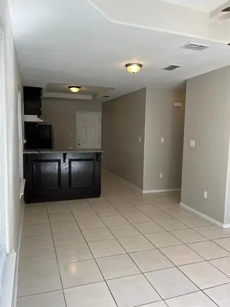 Image 4 - 1108 Lott Road, Donna, TX 78537, USA - Apartment for rent