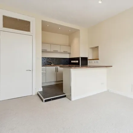 Image 3 - 43 Holmhead Crescent, New Cathcart, Glasgow, G44 4HG, United Kingdom - Apartment for rent