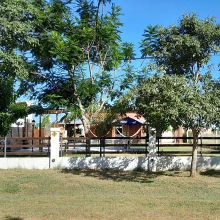 Buy this studio house on Avenida de los Naranjos in Departamento La Capital, Municipio de Arroyo Leyes