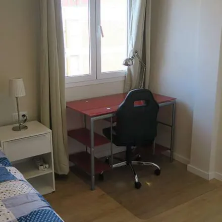 Rent this 4 bed apartment on Jardín Francisco Gaitán Sánchez in Calle Maestro Guridi, 41080 Seville