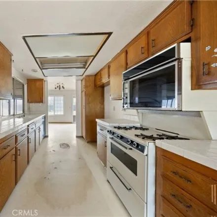 Image 3 - 1892 Cordova Avenue, Colton, CA 92324, USA - House for sale