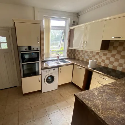 Image 2 - Muirhead Avenue, Liverpool, L13 0BR, United Kingdom - Apartment for rent