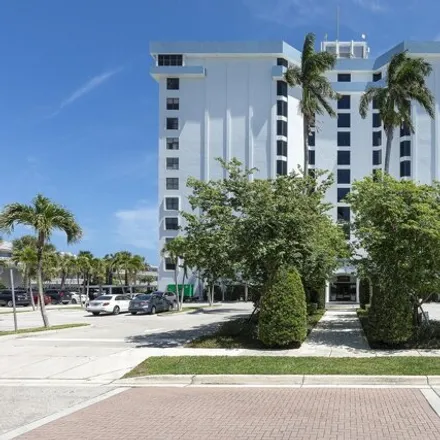 Buy this 2 bed condo on 3872 South Flagler Drive in West Palm Beach, FL 33405