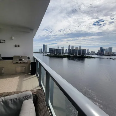 Rent this 4 bed condo on Thunder Boat Row in Northeast 29th Avenue, Aventura