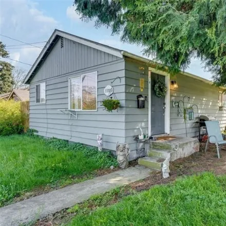 Buy this 2 bed house on 3109 K Street in Vancouver, WA 98663