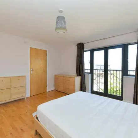 Rent this 3 bed apartment on Freeman Court in London, N7 6FJ