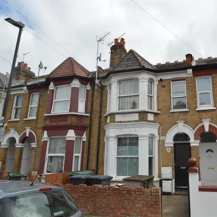 Rent this 3 bed apartment on 10 Sutherland Road in London, N17 0BN