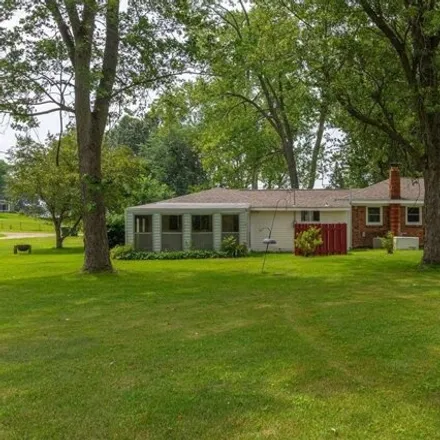 Image 2 - 2736 Candlewick Drive, Orion Charter Township, MI 48359, USA - House for rent