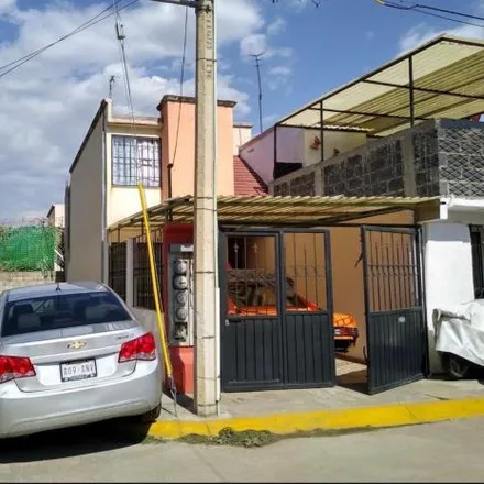 Buy this 3 bed house on Paseo de Pensamiento in Unidad Habitacional Paseos de Chalco, 56600 Chalco de Díaz Covarrubias