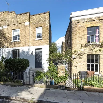 Rent this 4 bed duplex on 41 Albion Drive in De Beauvoir Town, London
