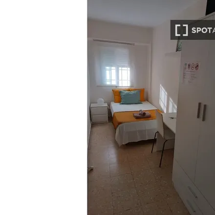 Image 2 - Carrer de Manuel Arnau, 9, 46017 Valencia, Spain - Room for rent