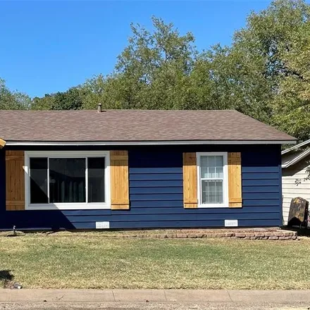 Rent this 3 bed house on 1012 Turner Street in Cleburne, TX 76033