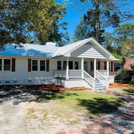 Buy this 3 bed house on 909 Remington Avenue in Thomasville, GA 31792