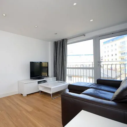 Rent this 2 bed apartment on Taylor House in Storehouse Mews, Canary Wharf