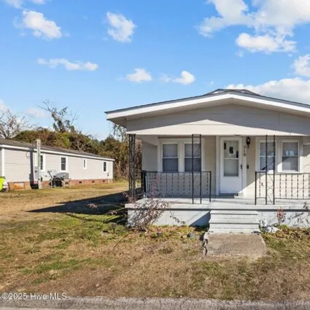 Rent this 2 bed house on 518 Williams St in New Bern, North Carolina