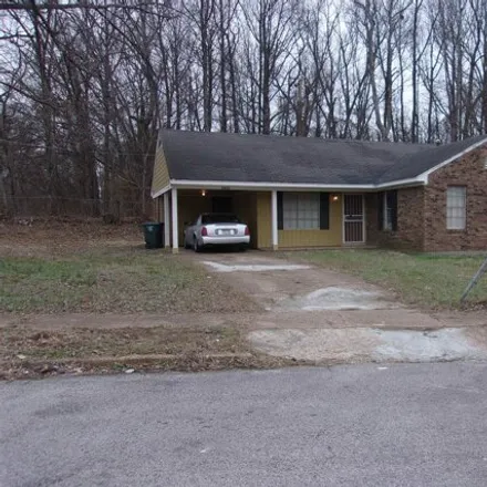 Buy this 3 bed house on 3512 Suzanne Drive in Memphis, TN 38127