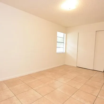 Image 2 - 811 Windsor Street, Lakeland, FL 33803, USA - Apartment for rent