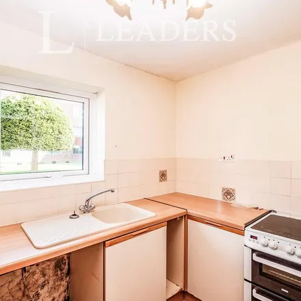 Image 3 - Rusper Road South, Worthing, BN13 1LP, United Kingdom - Apartment for rent