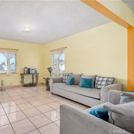 Image 5 - Hooper Avenue, Los Angeles, CA 90002, USA - House for sale