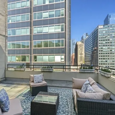 Image 4 - 130 S Canal St Apt 9M, Chicago, Illinois, 60606 - Condo for rent