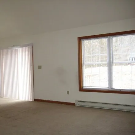 Image 3 - 85 North Shore Drive, Indian Mountain Lake, Carbon County, PA 18210, USA - House for rent