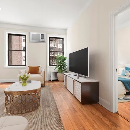 Rent this 1 bed apartment on 336 East 30th Street in New York, NY 10016