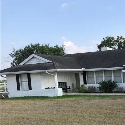 Buy this 3 bed house on 599 US 181 in Karnes City, TX 78118