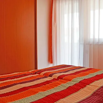 Image 7 - Vodice, Drašnice, Split-Dalmatia County, Croatia - Apartment for rent