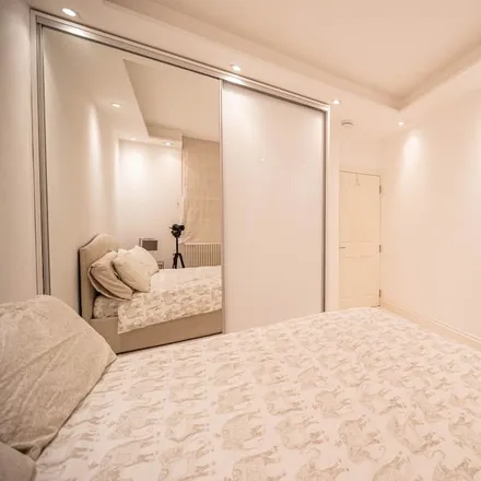 Rent this 1 bed apartment on London in W11 2RR, United Kingdom