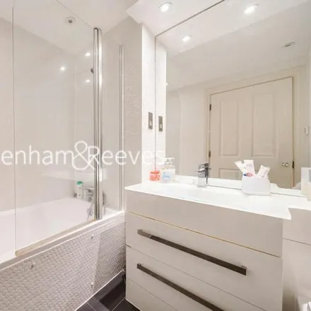 Image 5 - No. 19 Barkston Rooms, Courtfield Gardens, London, SW5 0PH, United Kingdom - Apartment for rent